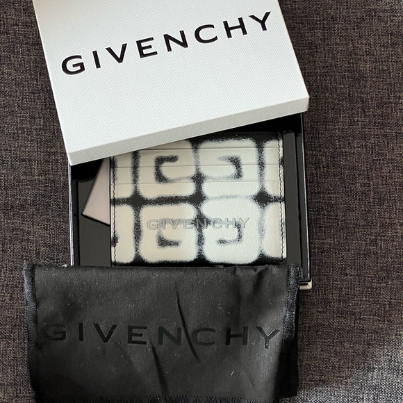 Givenchy 4G leather cardholder (New)
